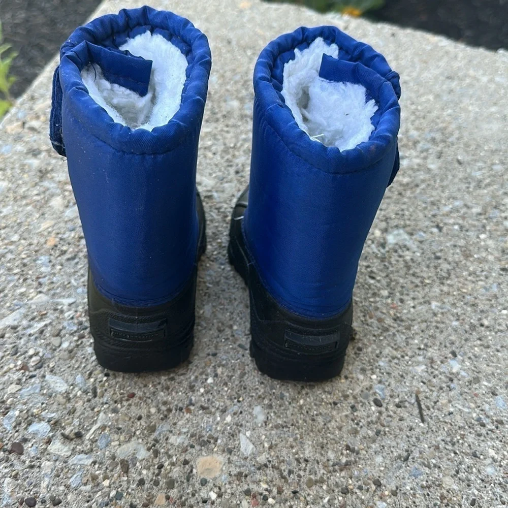Kid Connection Boys Snow boots size 6